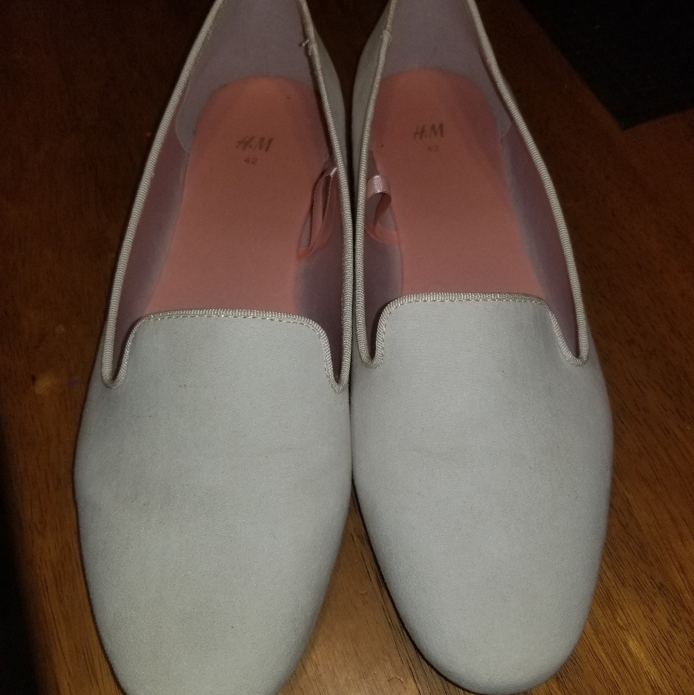 White suede flats/loafer